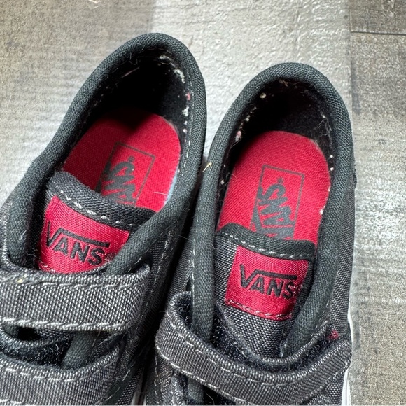 Vans Black and Red Sneakers with Velcro Straps toddler size 6 - Picture 7 of 9